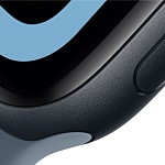 Apple Watch SE 3, 40 мм, корпус из алюминия цвета Полуночный черный, ремешок спортивный, цвет туманно-голубой, S/M